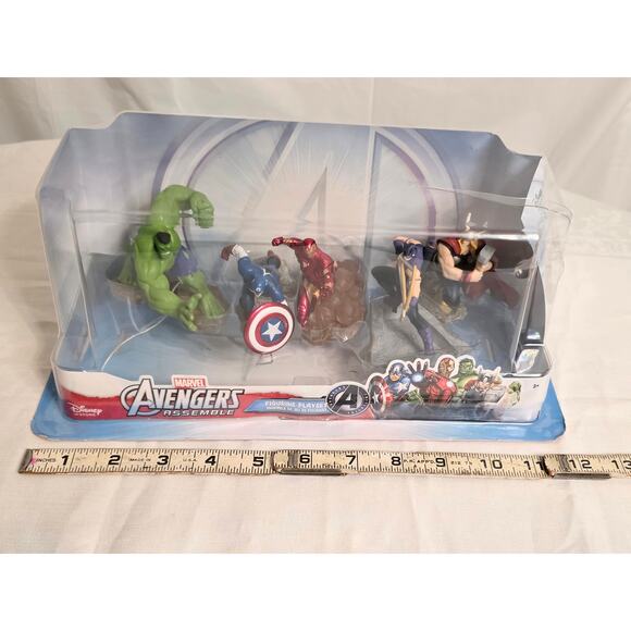 Marvel Avengers Assemble Figurine Playset New in Box Disney Store 5 pieces - Picture 5 of 5